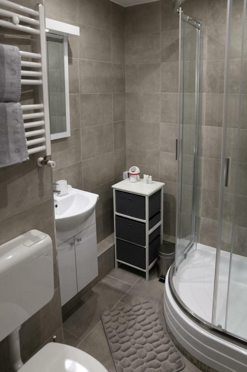 Aliz Apartman 미슈콜츠 외부 사진
